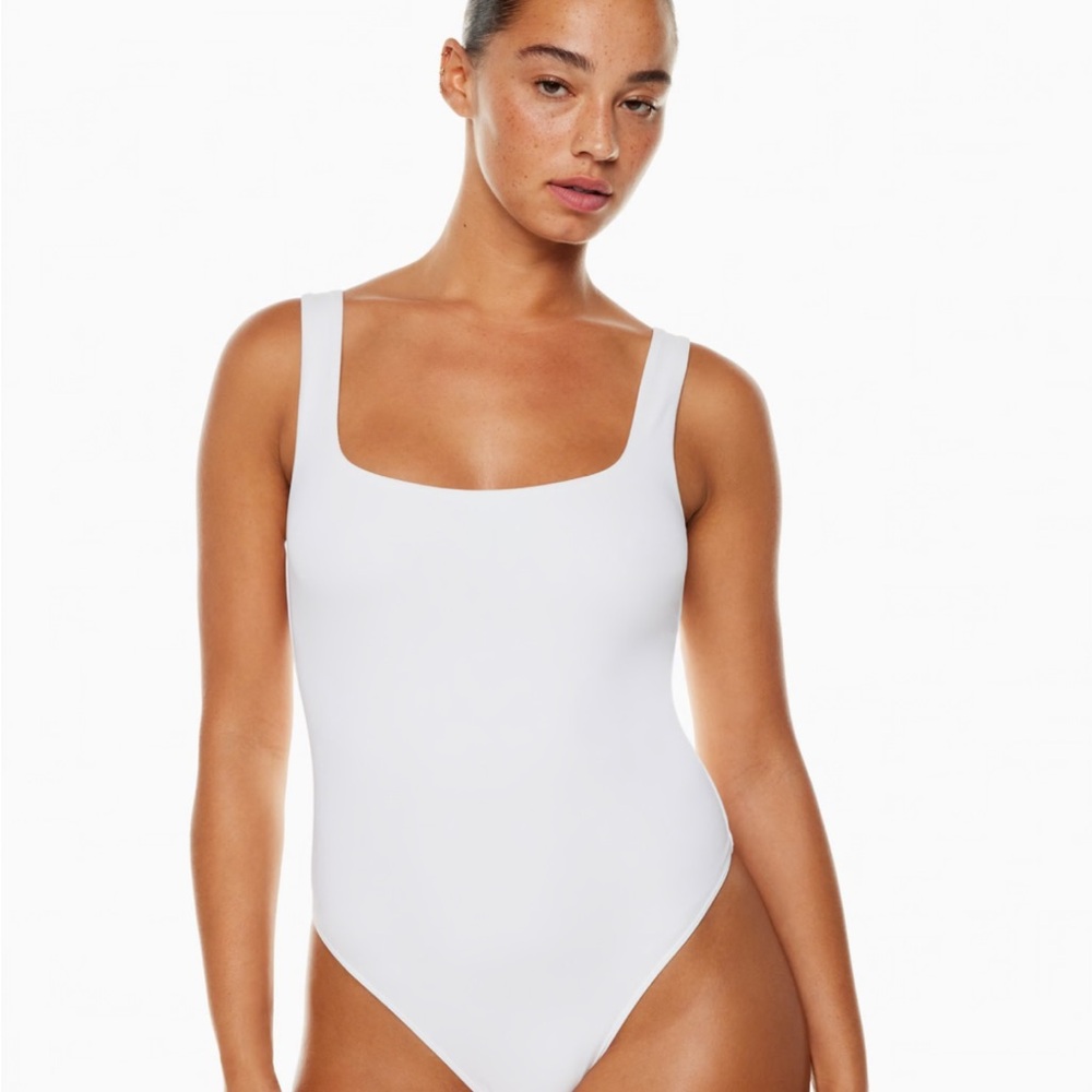 Aritzia Babaton Contour White Bodysuit
